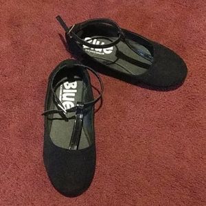 Girl size 13 Black Suede Flats Like New